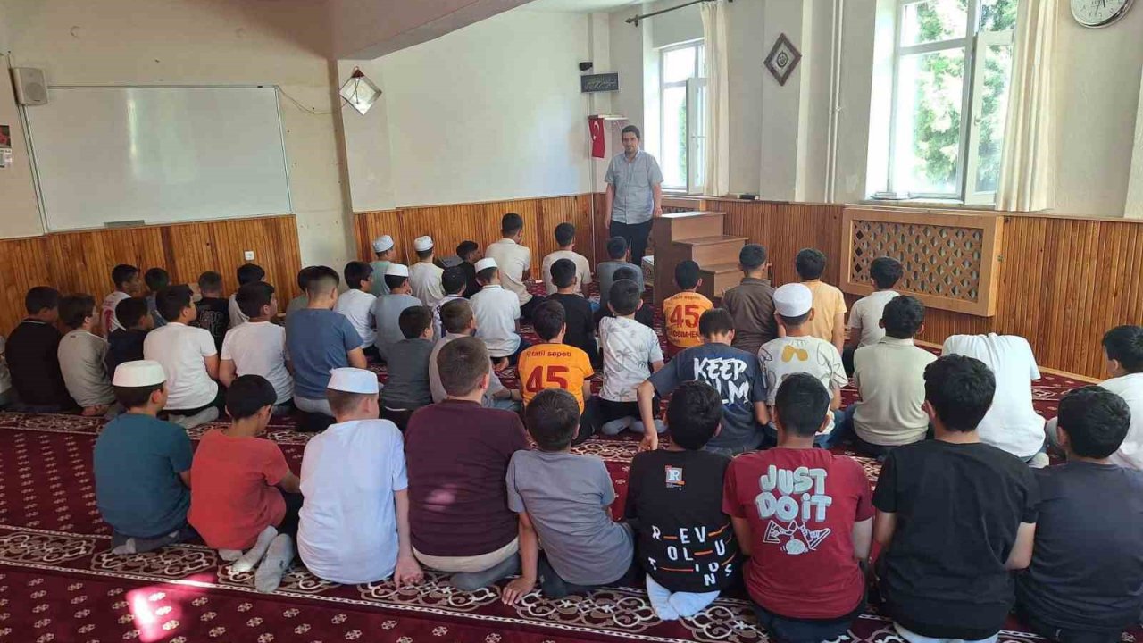 Hafızlık öğrencileri teknoloji bağımlılığı konusunda bilgilendirildi