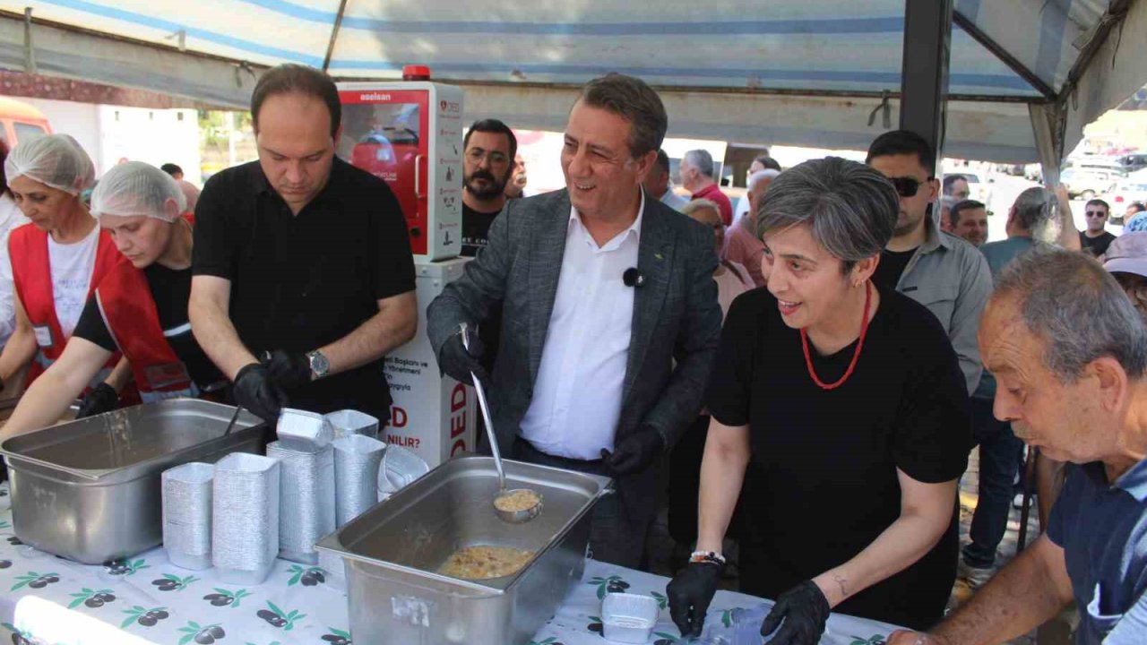 Efeler’den 3 bin kişilik aşure hayrı