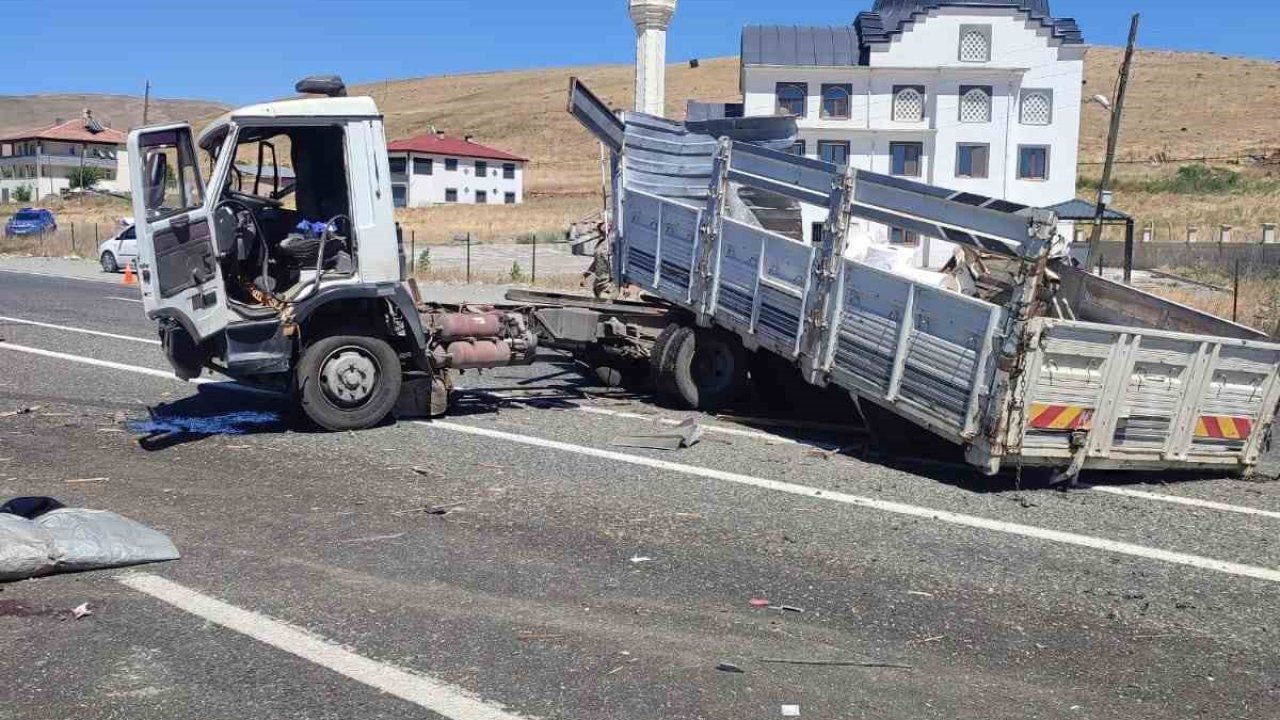 Elazığ’da kamyonlar çarpıştı: 1 yaralı