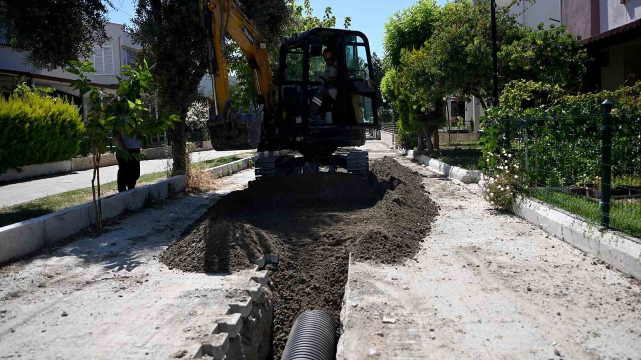 Kuşadası’nda 294 metrelik yağmur suyu hattı çalışması başladı