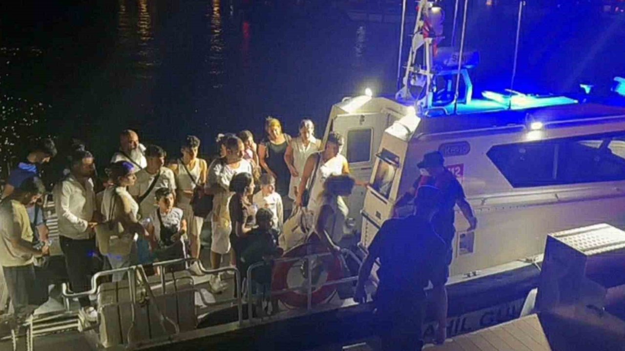 7 göçmen kaçakçısı ile 25 düzensiz göçmen yakalandı