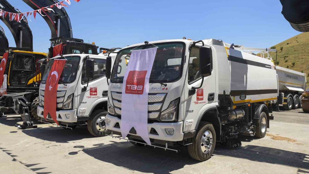 TBB, 121 belediyeye yeni hizmet araçlarını teslim etti