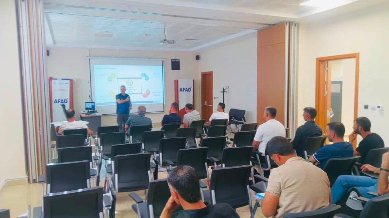 Elazığ’da güvenlik korucularına acil durum ekipleri eğitimi