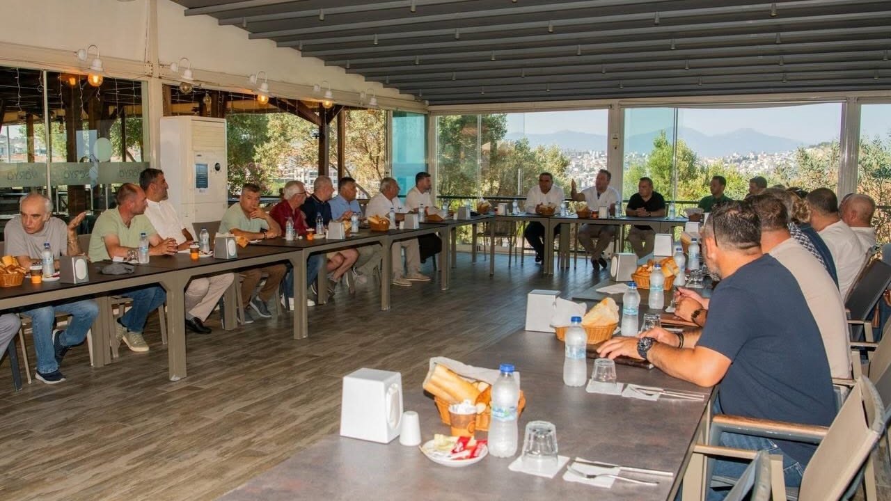 Kuşadası’nda mahallelerin ihtiyaçları masaya yatırıldı