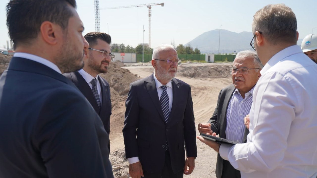 Büyükkılıç ve Elitaş, Kartal Katlı Kavşağı’ndaki çalışmaları yerinde inceledi