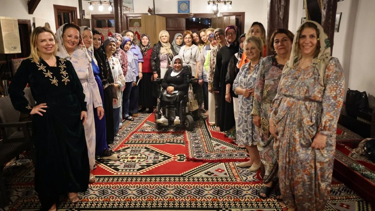 Kütahya’da şalvar ve örgü etkinliğiyle gelenekler yaşatıldı