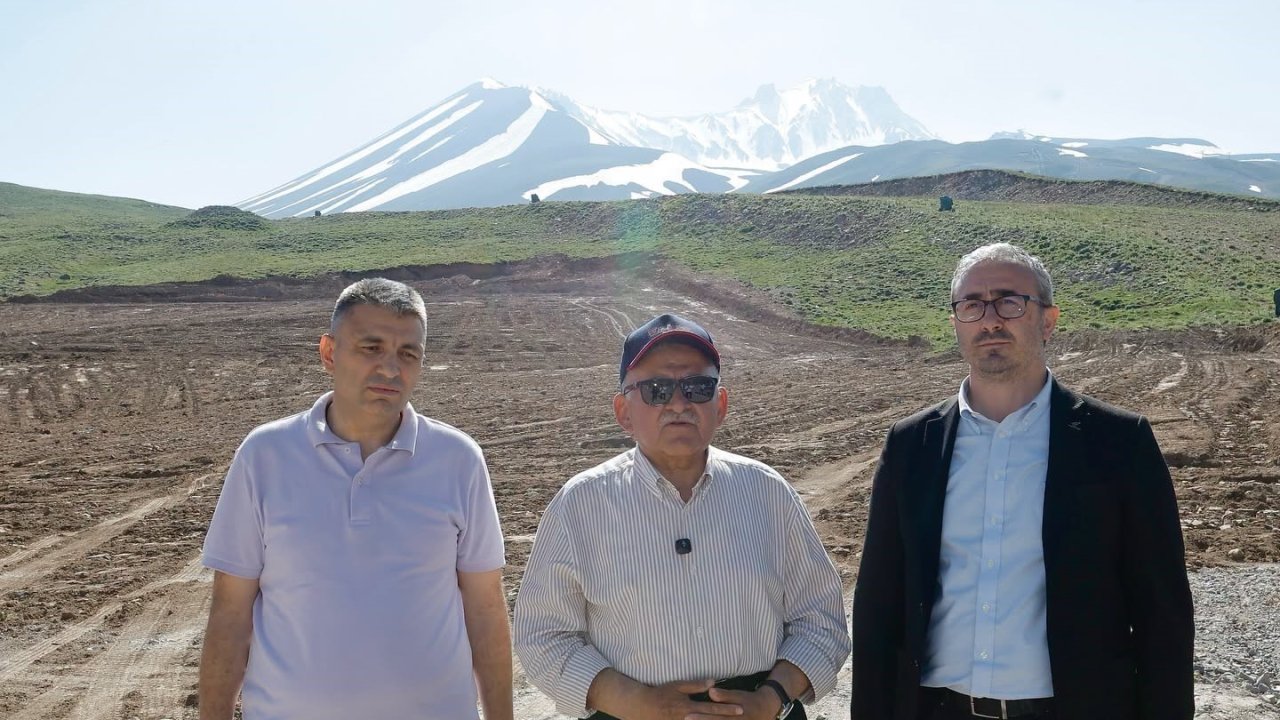 Başkan Büyükkılıç müjdeyi verdi: Erciyes’in Develi Kapısı’na yürüyen bant
