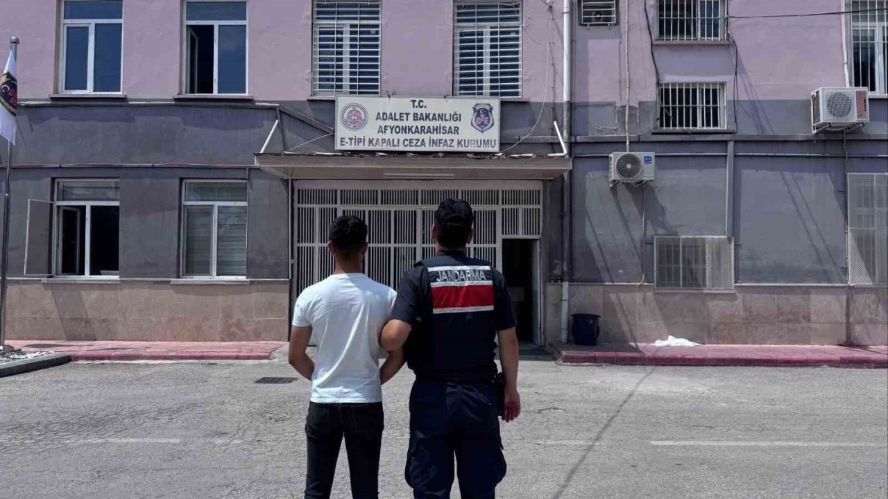 Jandarma çeşitli suçlardan aranan 46 kişi yakalandı