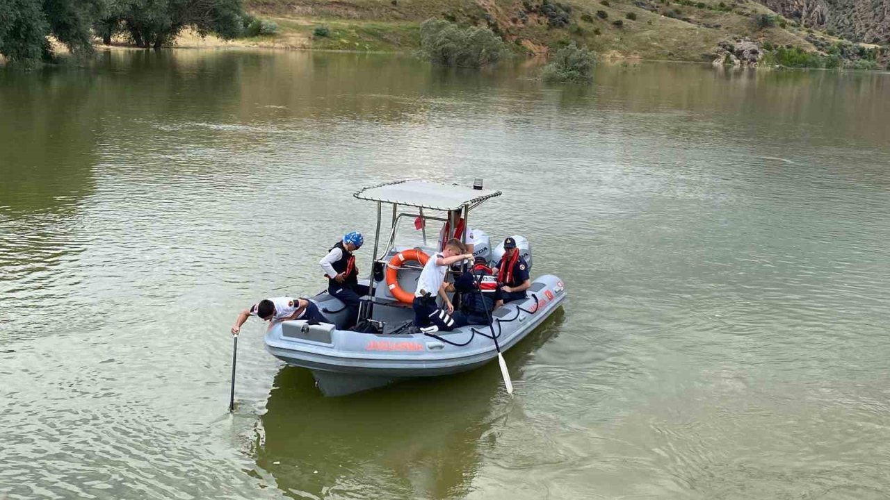 Çocuğunu kurtarmak için Kızılırmak’a giren babanın cansız bedeni bulundu