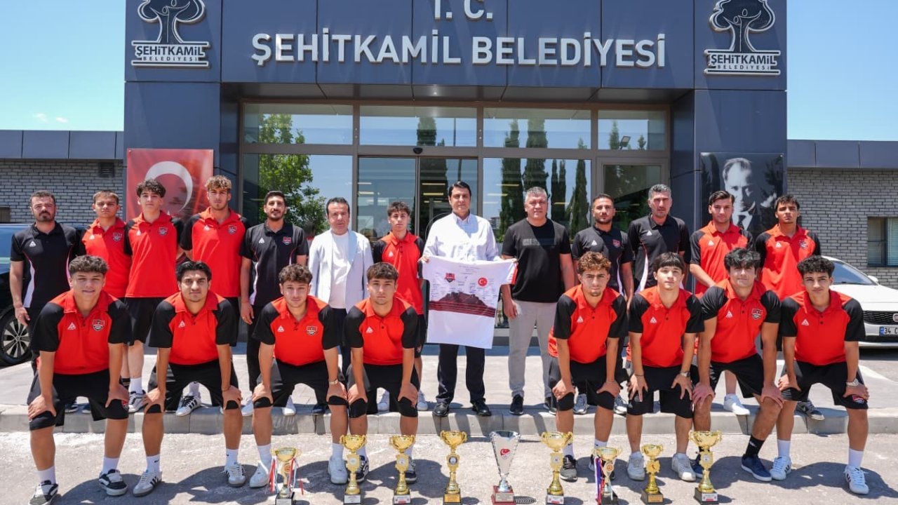 Yılmaz, şampiyonları ağırladı