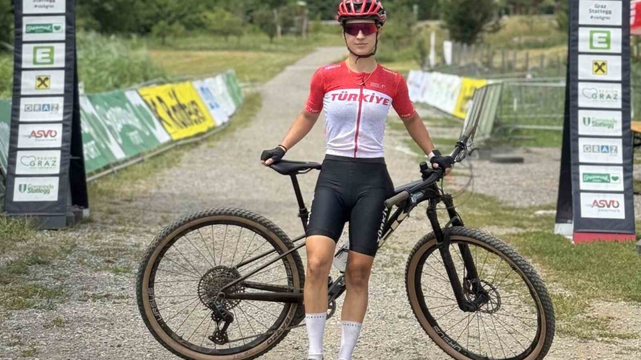 Akhisarlı bisikletçi, Dağ Bisikleti Milli Takımı’nın tek kadın sporcusu oldu