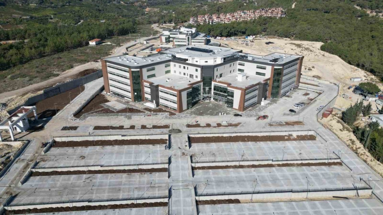 Mezitli Devlet Hastanesi yıl sonundan önce hizmete açılacak
