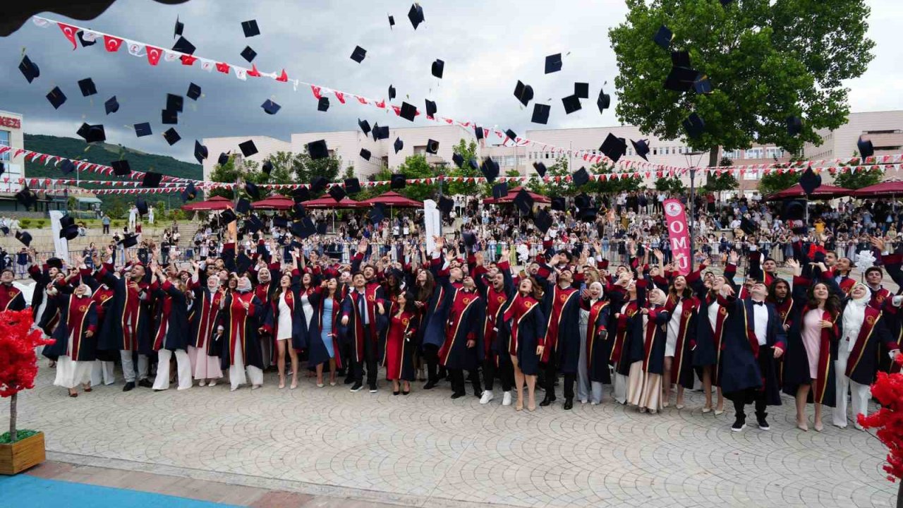 OMÜ Diş Hekimliği Fakültesi 129 mezun verdi