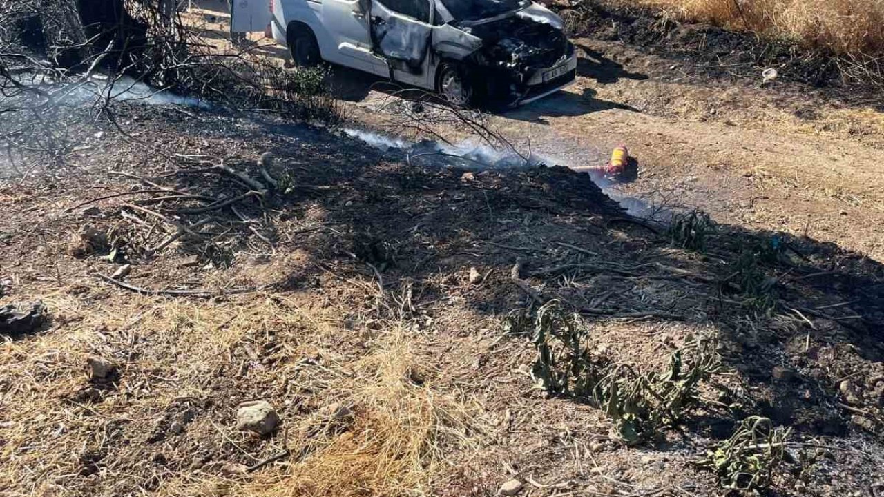 Manyas’ta yanan araçtan otluk alana sıçrayan yangın söndürüldü