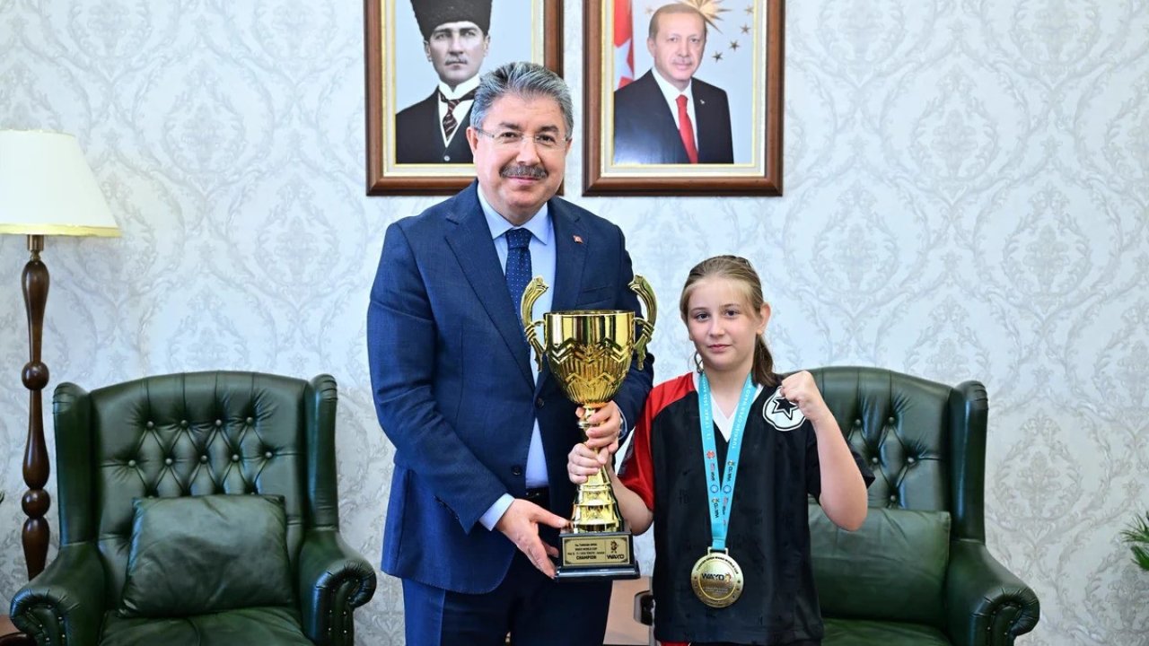 Eskişehir’in gururu Asel Özdalgın, Vali Erdinç Yılmaz’ı ziyaret etti