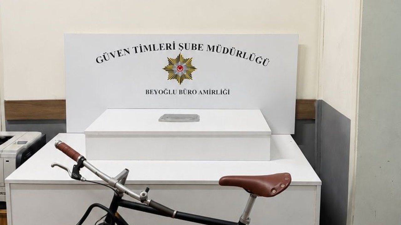 Beyoğlu’nda bisiklet çalan hırsız kamerada
