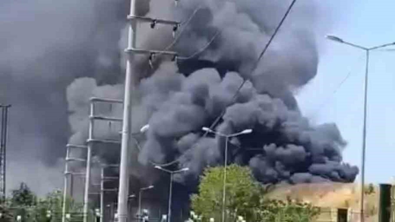 Kocaeli’de iş yerinde çıkan yangına müdahale ediliyor