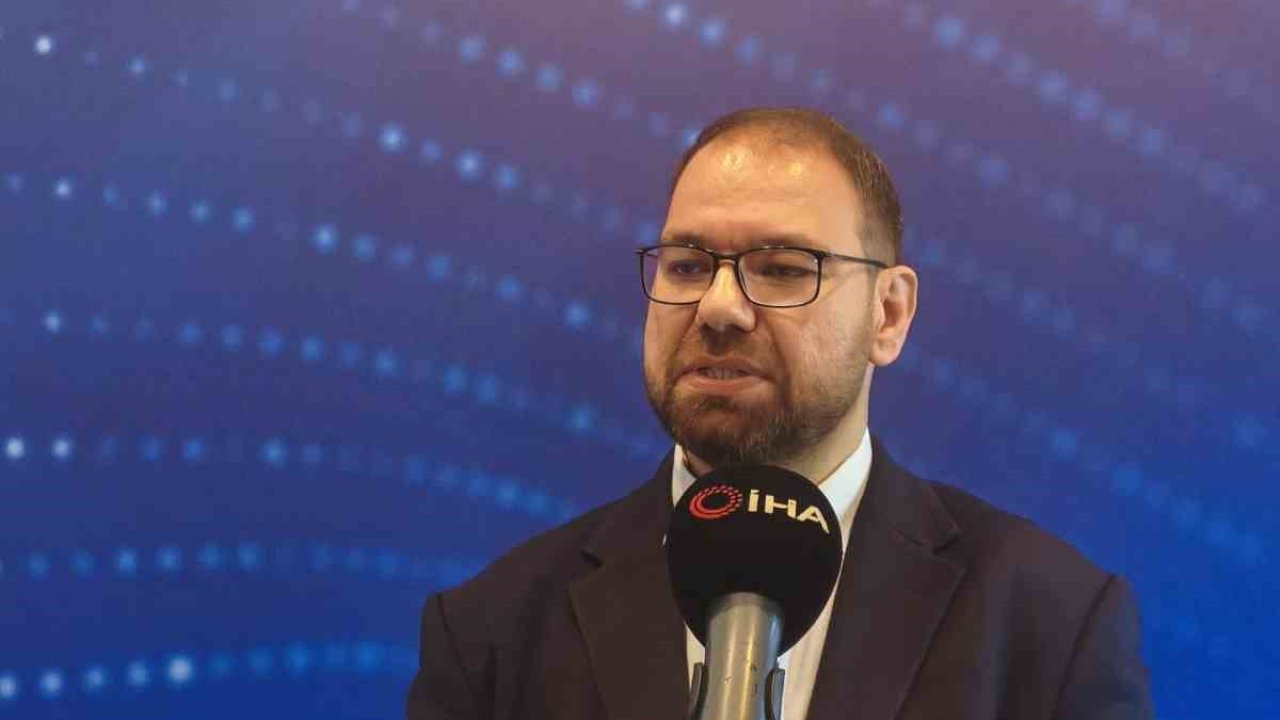 SETA Kıdemli Araştırmacısı Akıllı: "20 yıl önce halı bakmaya gelen liderler, bugün savunma sanayii ürünlerini incelemeye geliyor"