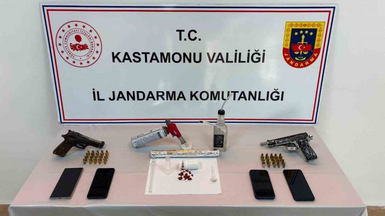 Kastamonu’da uyuşturucu operasyonlarında yakalanan 3 şüpheli tutuklandı