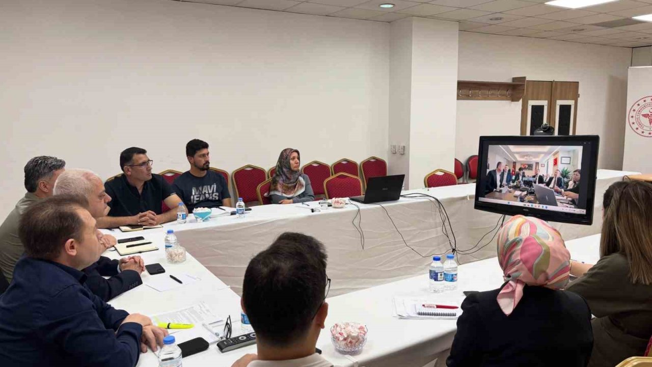 Erzincan’da evde sağlık hizmetleri ve katkı payları değerlendirildi