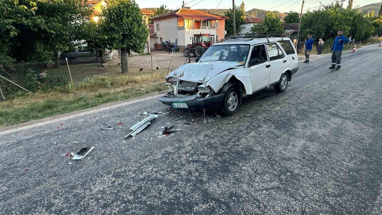 Bilecik’te maddi hasarla atlatılan trafik kazası
