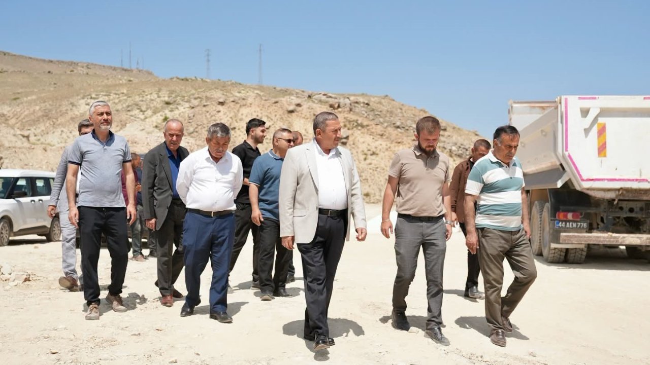 Darende Belediye Başkanı Bozkurt, devam eden projeleri sahada değerlendirdi