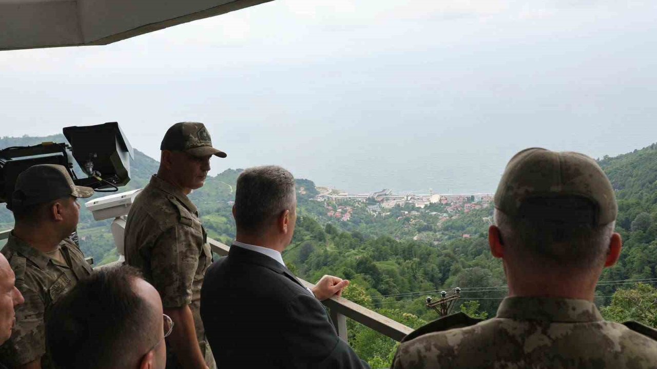 Artvin Valisi Ergün’den Gürcistan sınır karakollarında denetim