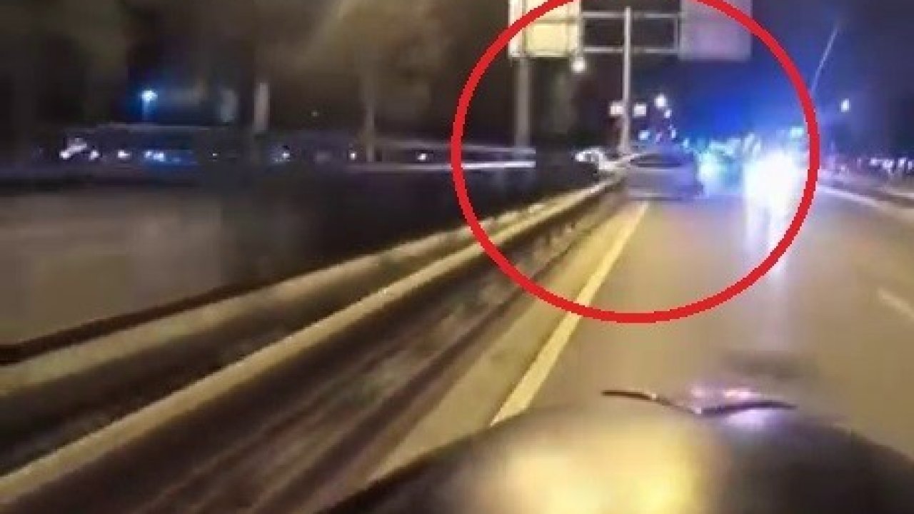 Bursa’da otomobil bariyerlere çarpıp böyle takla attı...Feci kaza kask kamerasında