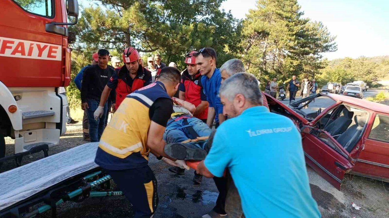 Dursunbey’de trafik kazası: 3 yaralı