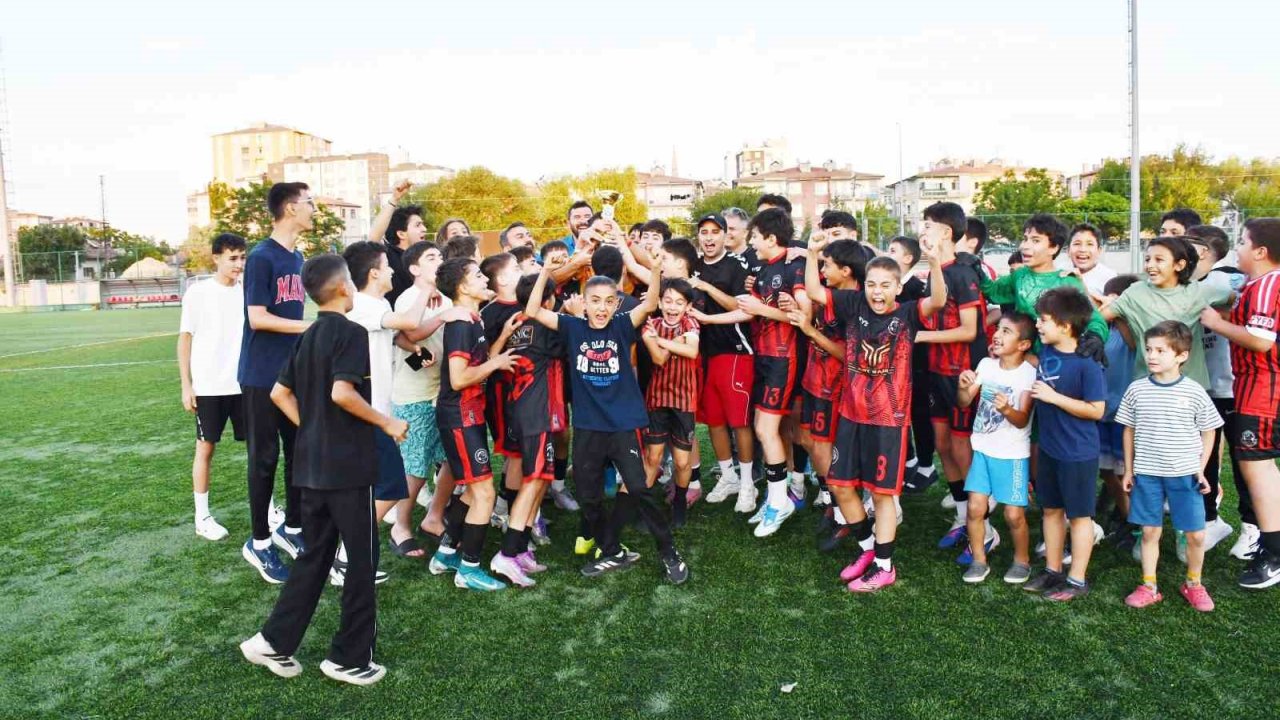 U13 Liginde şampiyon Fatih Yurt SK oldu