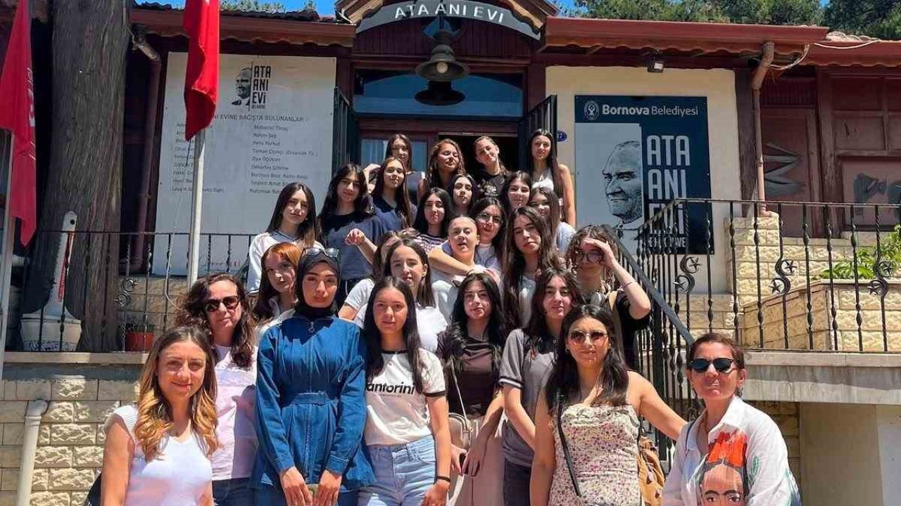 Bin liseli genç müzelerle tanıştı