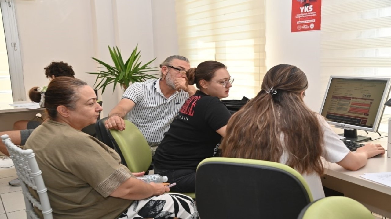 Manisa Büyükşehir’den LGS adaylarına ücretsiz tercih desteği