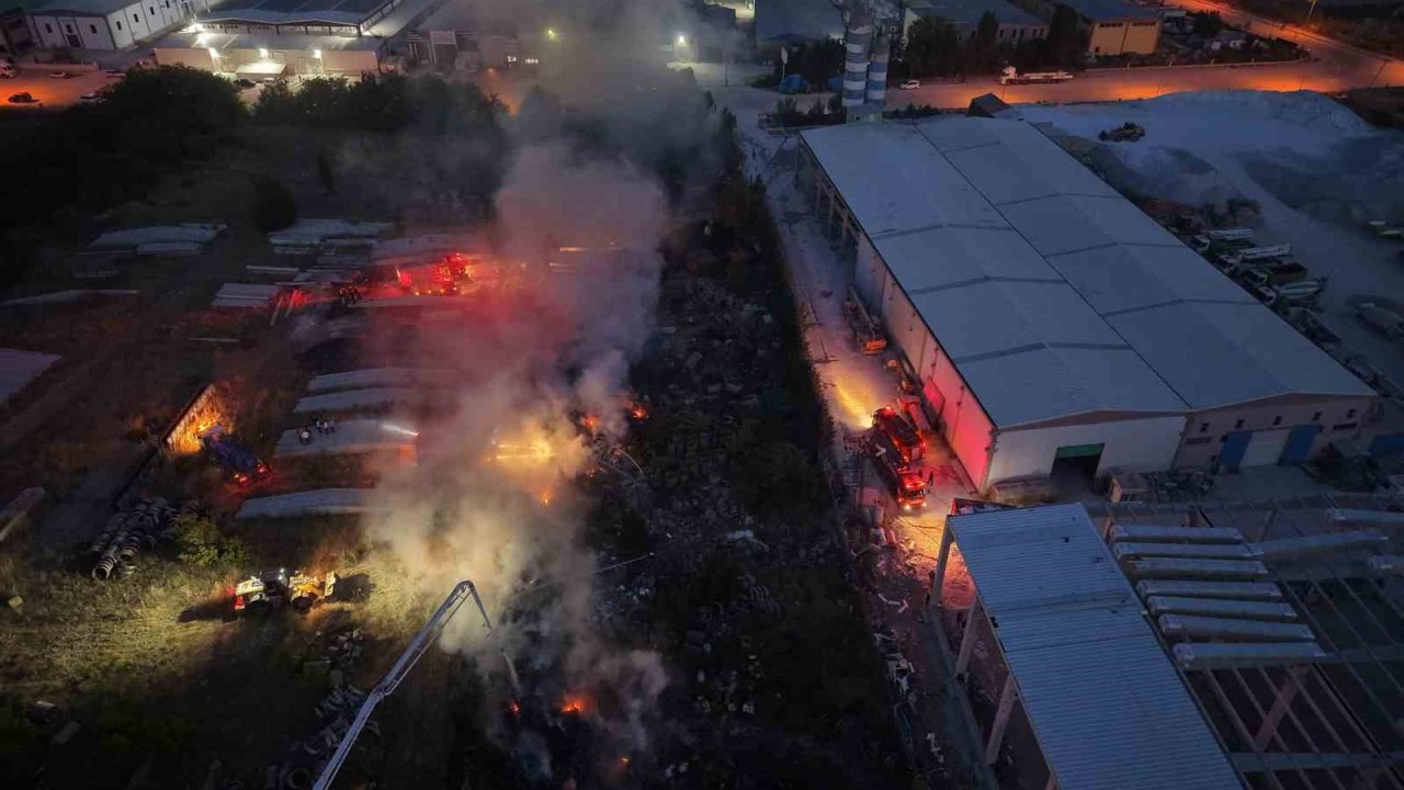 Otluk yangını fabrika bahçesine sıçradı, itfaiye alarma geçti