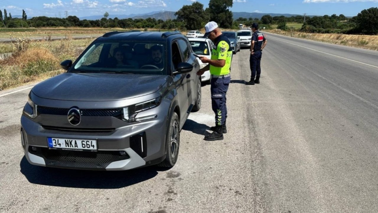 Çanakkale’de jandarma ekiplerince trafik denetimi