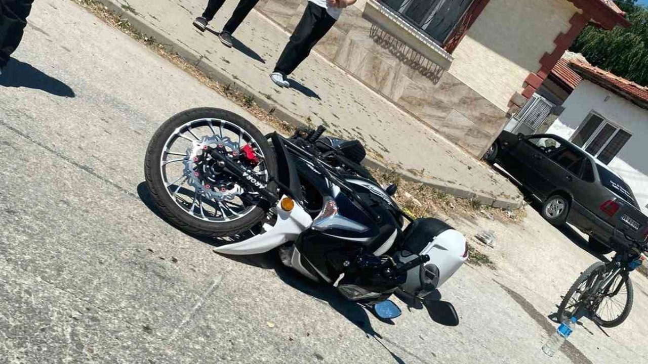 Panelvan araç ile motosiklet çarpıştı: 1 yaralı