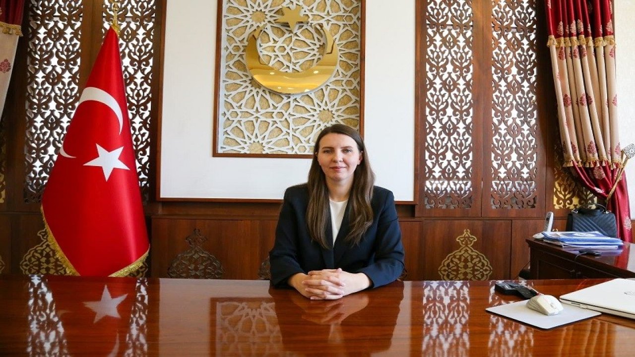 Gürpınar’ın ilk kadın kaymakamı göreve başladı