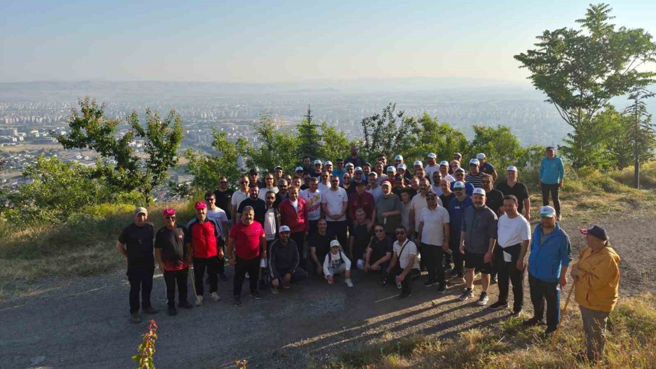 Başkan Büyükkılıç, Otobüs İşletme Müdürlüğü personeliyle yürüyüş yaptı