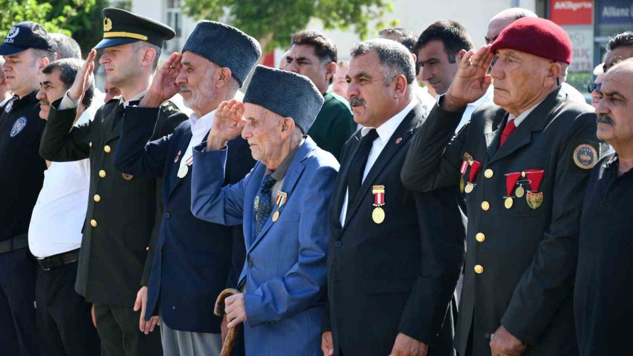Birecik’in Kurtuluşunun 106. Yıl Dönümü 15 Temmuz Meydanı’nda düzenlenen törenle kutlandı