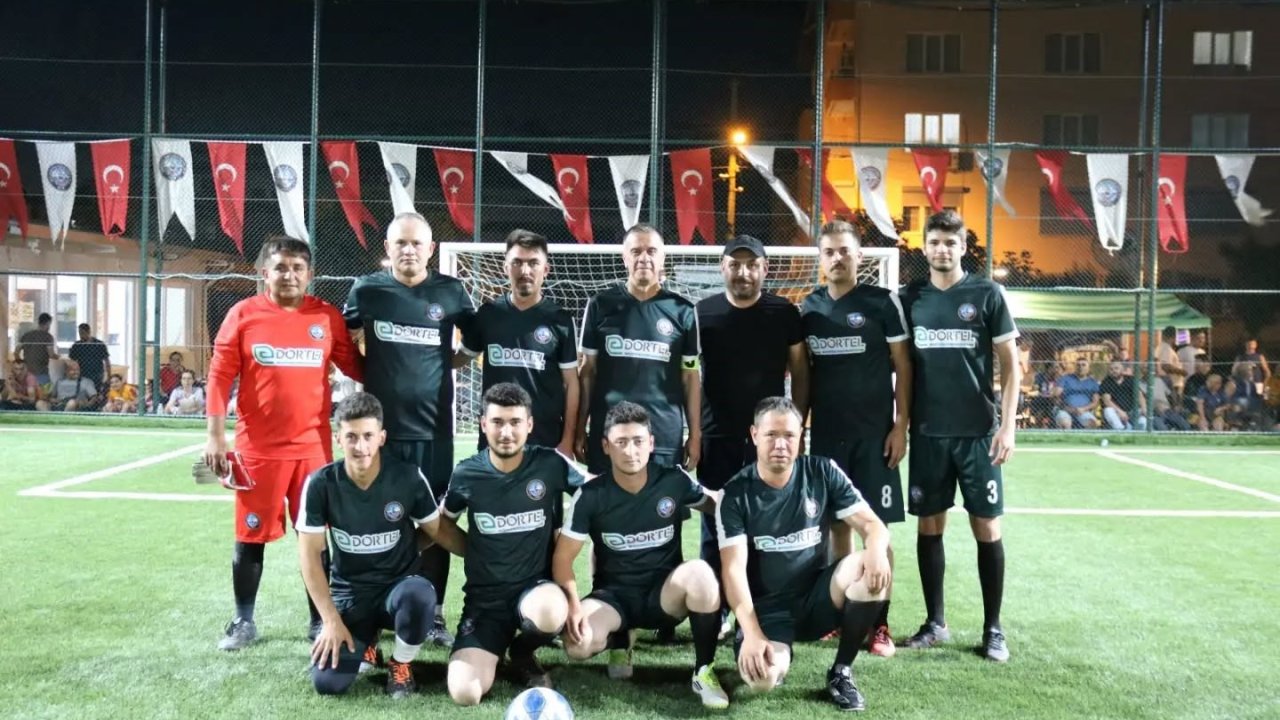 Yenipazar Belediyesi Halı Saha Turnuvası’nda ilk maç oynandı