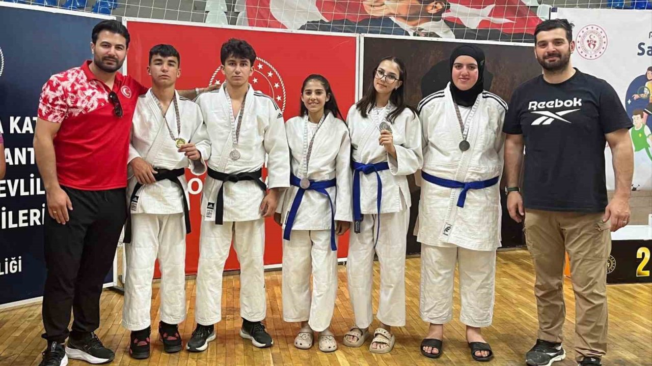 Ağrılı judocular Mardin’deki yarı final biletini aldı