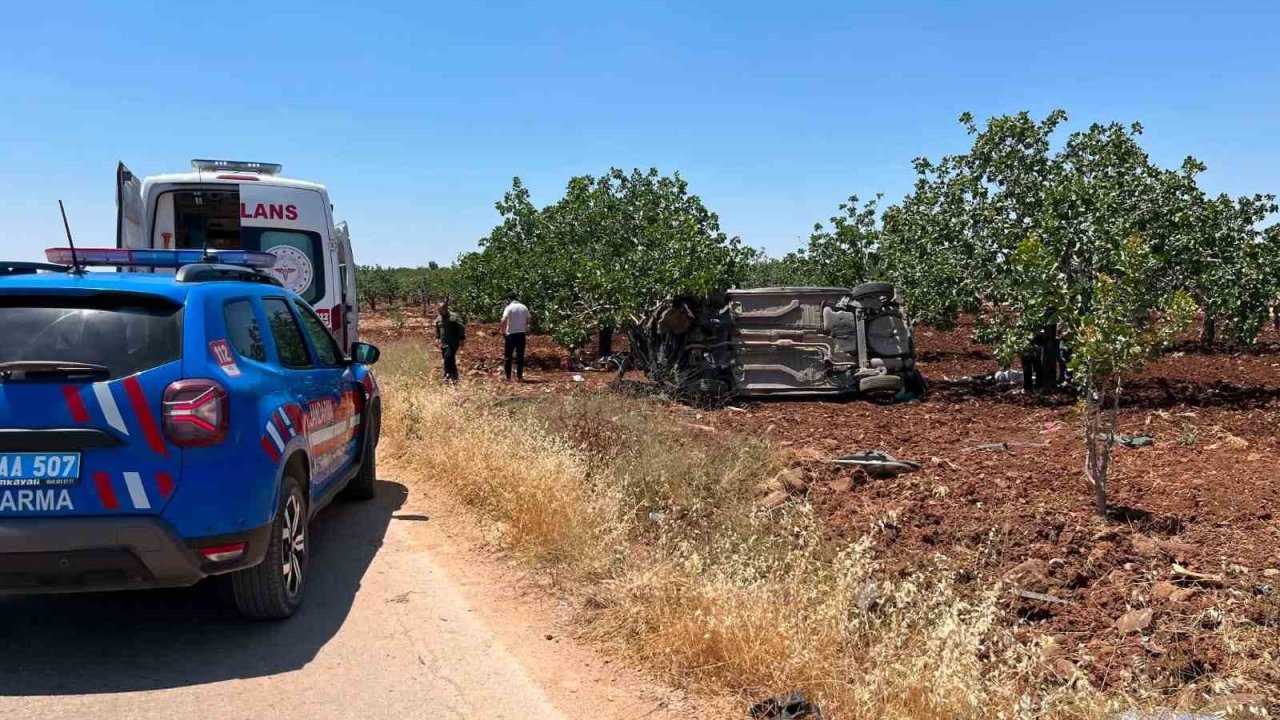 Gaziantep’te takla atan otomobilde 3 kişi yaralandı