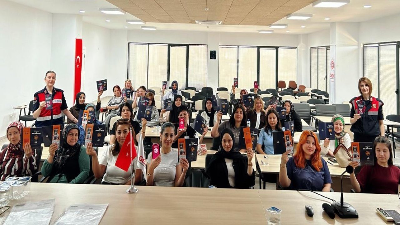 Gediz OSB’de çalışan kadınlara KADES eğitimi