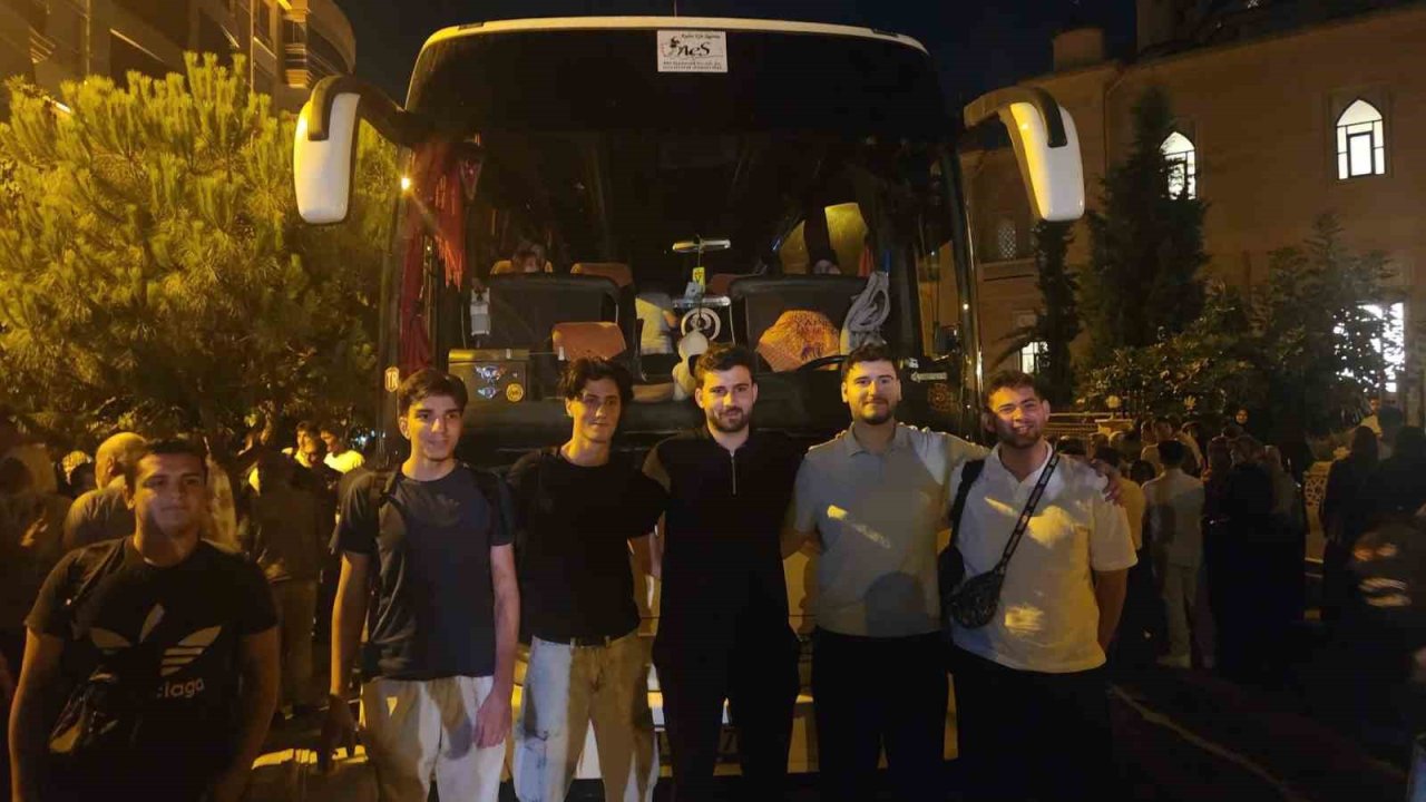 Aydın’dan 109 hafız dualarla umreye uğurlandı