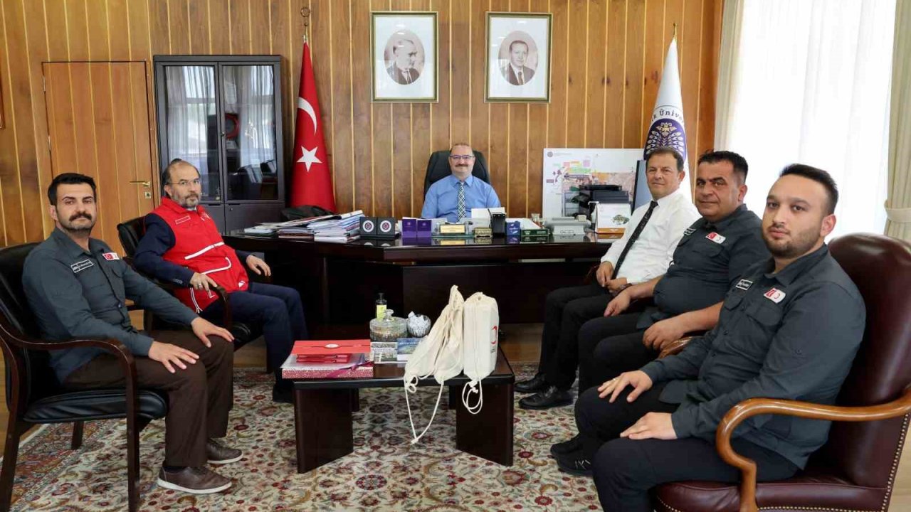 Atatürk Üniversitesi ile Türk Kızılay arasında beslenme hizmetlerinde kalite ve akreditasyon iş birliği