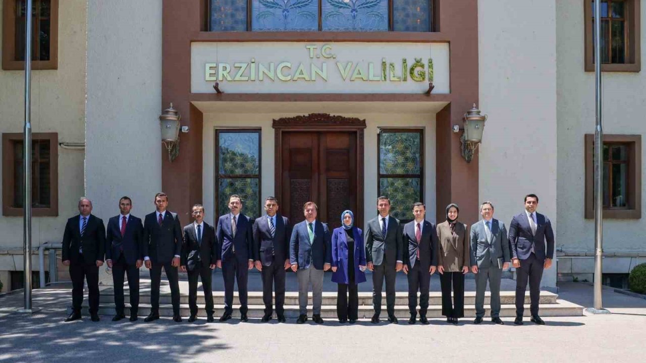 Vali Aydoğdu, yeni atanan vali yardımcıları ve kaymakamlarla toplantı yaptı