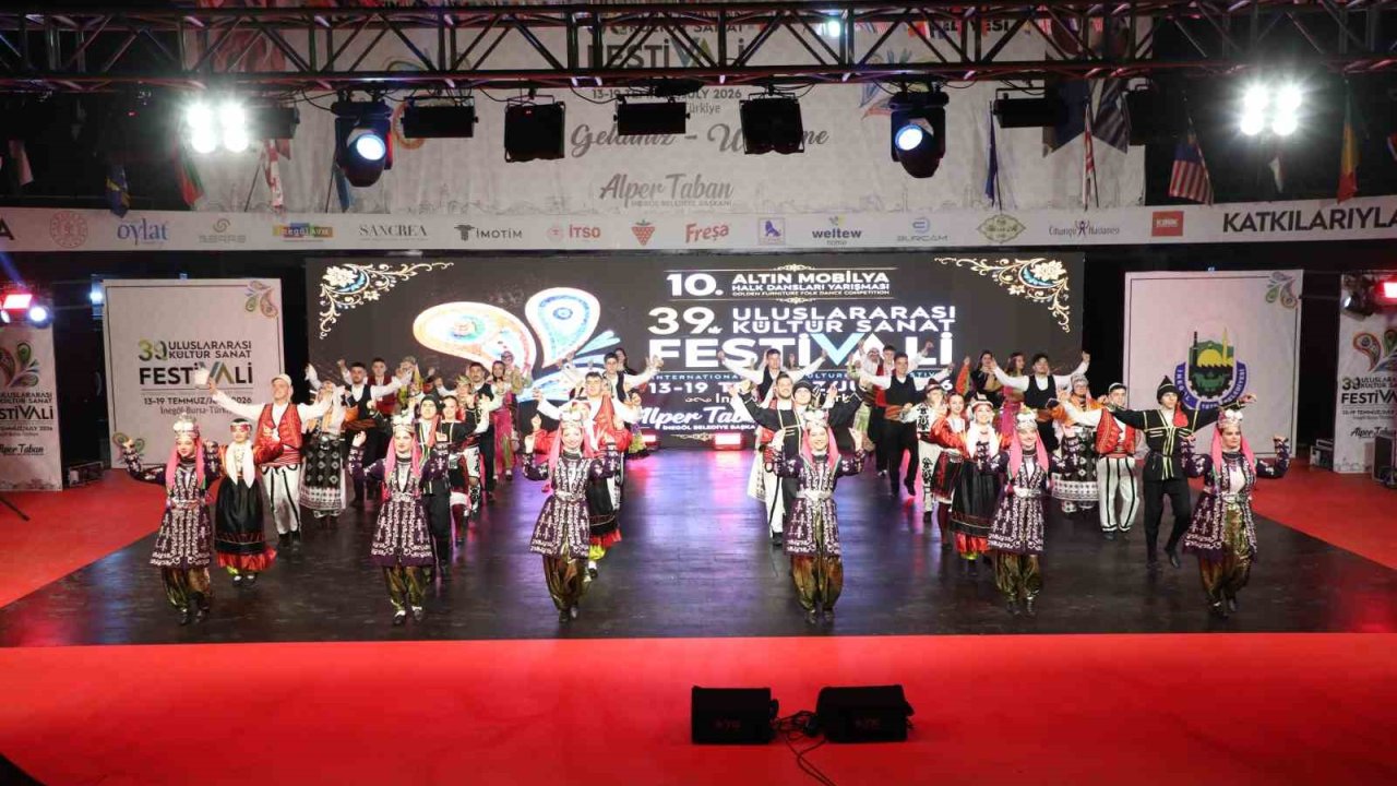 Dünyanın renklerini İnegöl’de buluşturan festival başladı