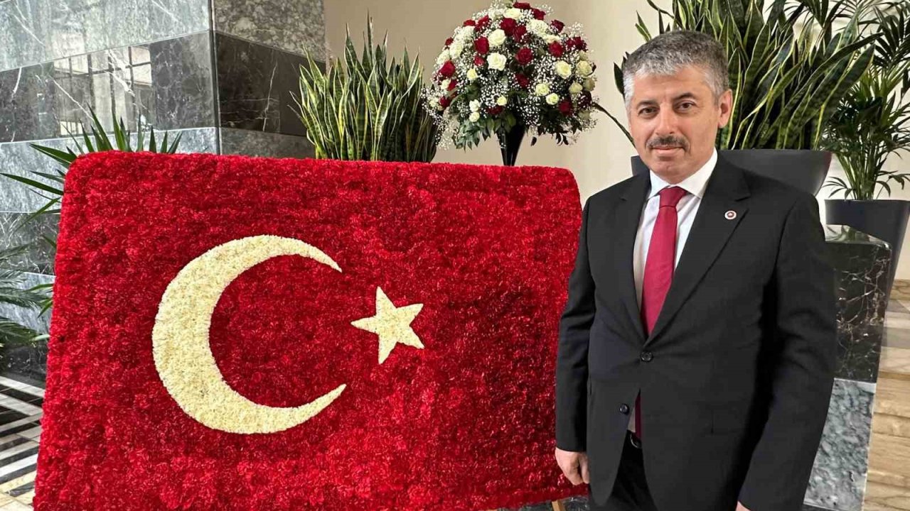 Çopuroğlu: "15 Temmuz, milletin ihanete geçit vermediği gecedir"