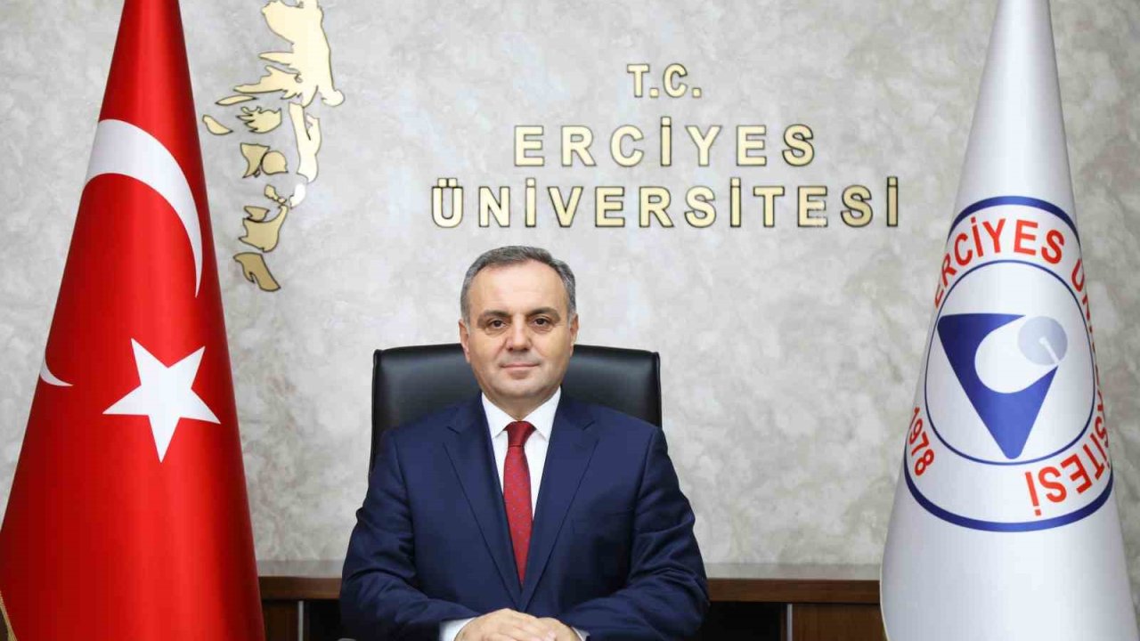 ERÜ Rektörü Prof. Dr. Altun: "Milletimiz, sarsılmaz birlik ve beraberliğini tüm dünyaya göstermiştir"