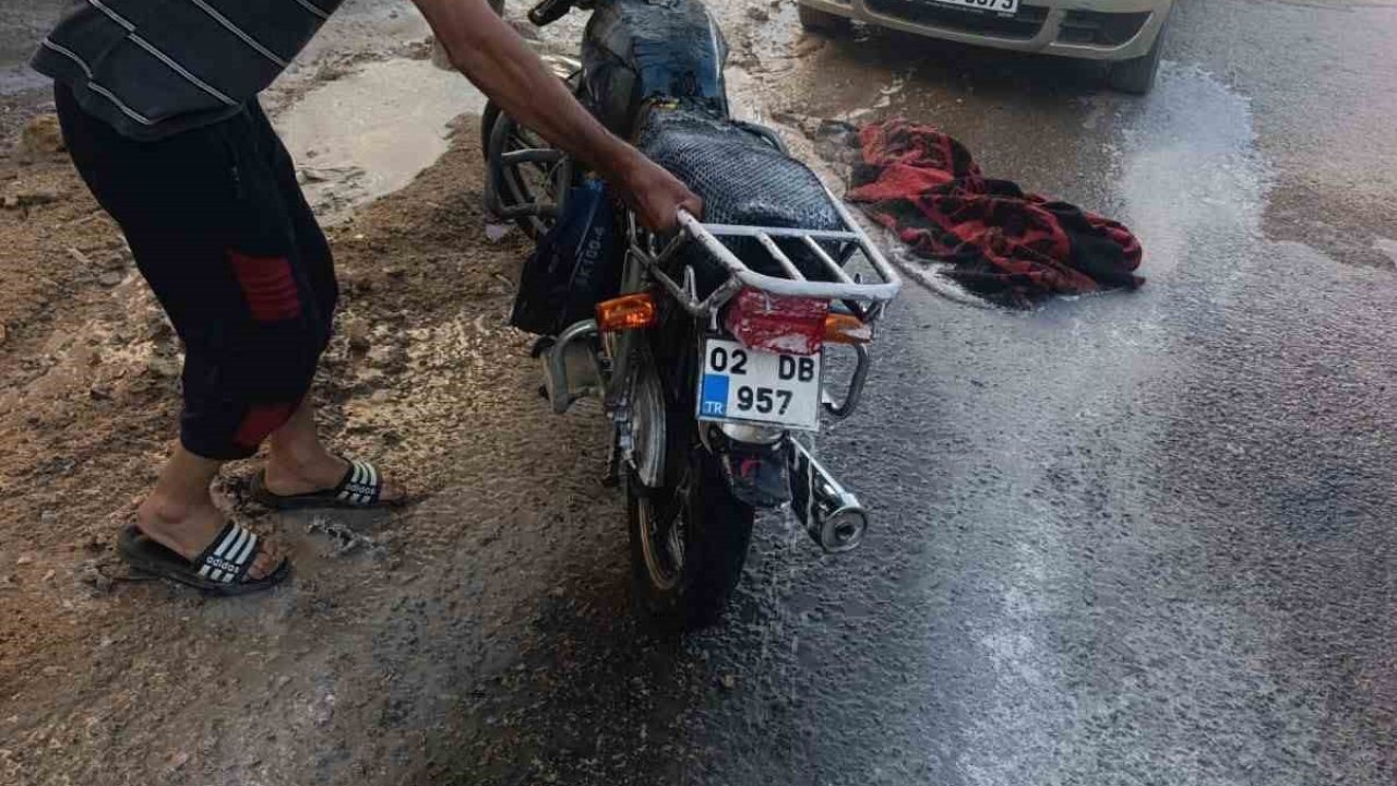 Besni’de motosiklet yangını korkuttu neden oldu