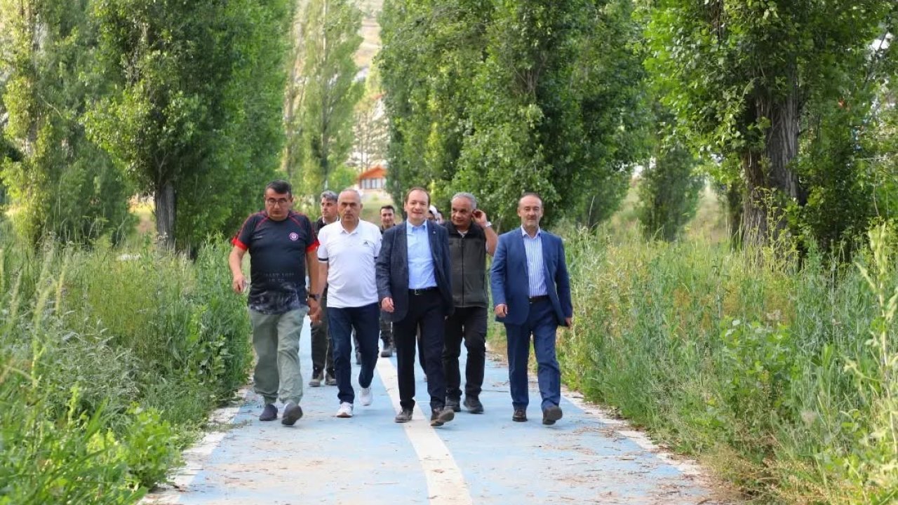 Bayburt’ta doğa yürüyüşü ve fidan dikimi yapıldı